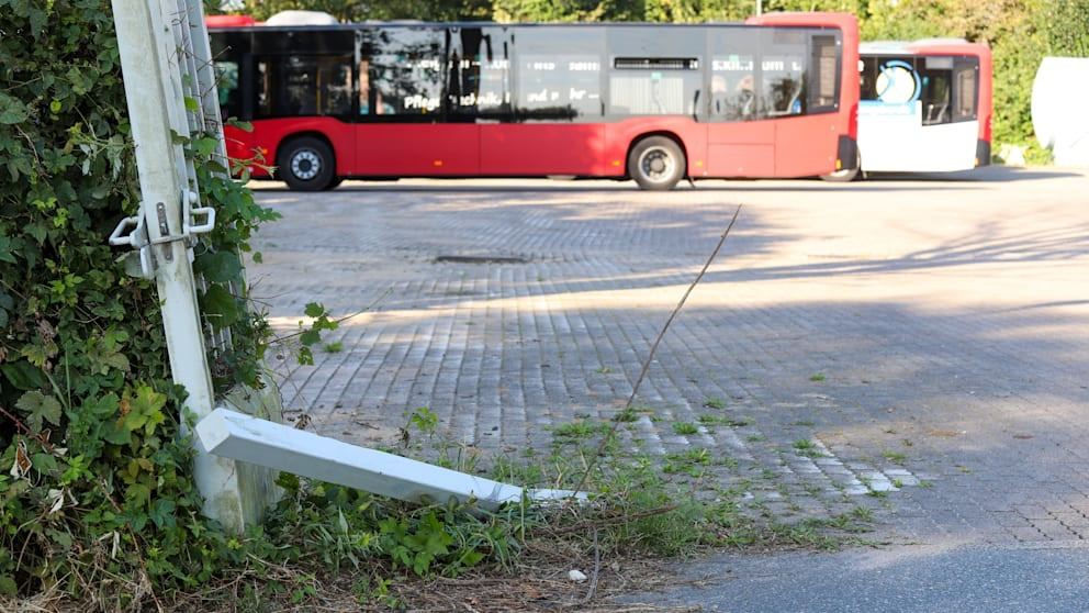 Un tânăr din Germania a furat un autobuz și a lovit 20 de mașini.