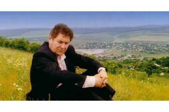 Деятели культуры почтили память певца Николая Сулака.