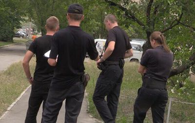 В Киеве со стрельбой похитили сумку с деньгами.