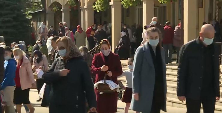 В одной из церквей Кишинёва освятили куличи до наступления Пасхи.