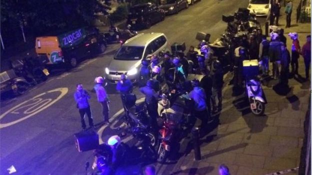 Сообщается, что арестованным подросткам 15 и 16 лет. 