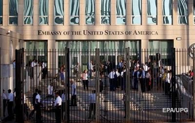 В общей сложности 19 сотрудников посольства США в Гаване пострадали в результате инцидентов.