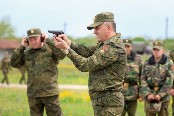 Krasnoselski: Armata trebuie să fie pregătită pentru o luptă adevărată. Foto: president.gospmr.org 