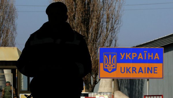 Беженцы на свой страх и риск продолжают ехать в Россию через данный КПП.