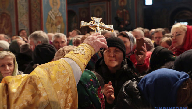 Власти Хынчешт запретили проводить богослужения внутри церквей.