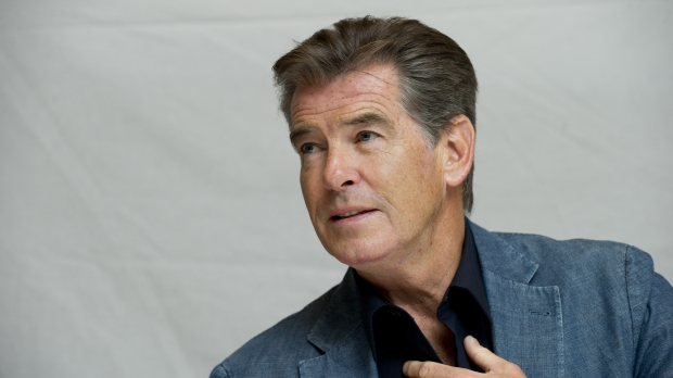 Pierce Brosnan este căsătorit de 11 ani şi pare a fi un familist convins