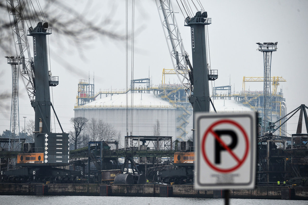 В Германии решили усилить охрану строящегося газового терминала.