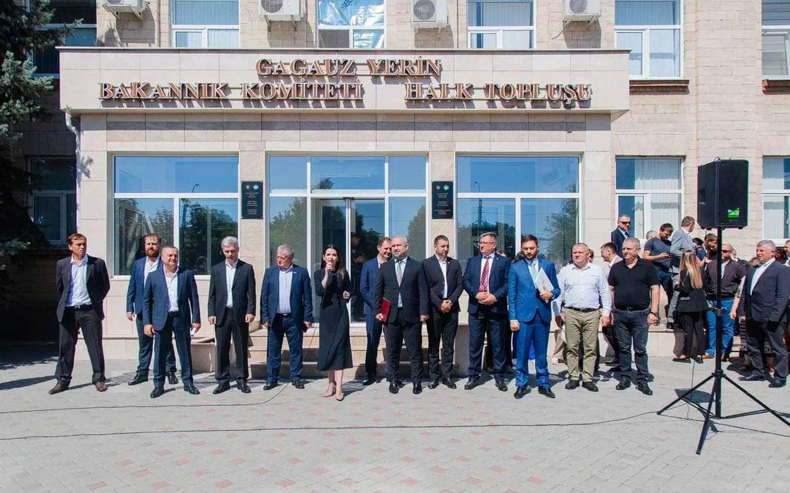 Евгения Гуцул: Мы требуем, чтобы нам дали возможность работать.
