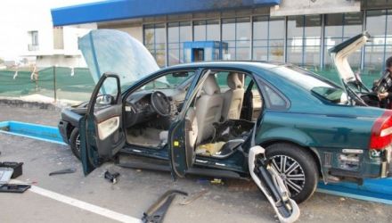 Produsele de tutungerie au fost confiscate, iar suspecţii riscă amendă de 1500 de lei. 