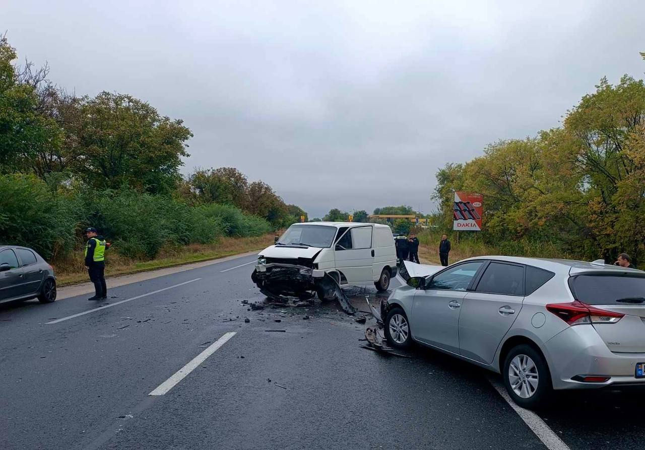 Accident la Țânțăreni: Patru persoane au fost rănite.