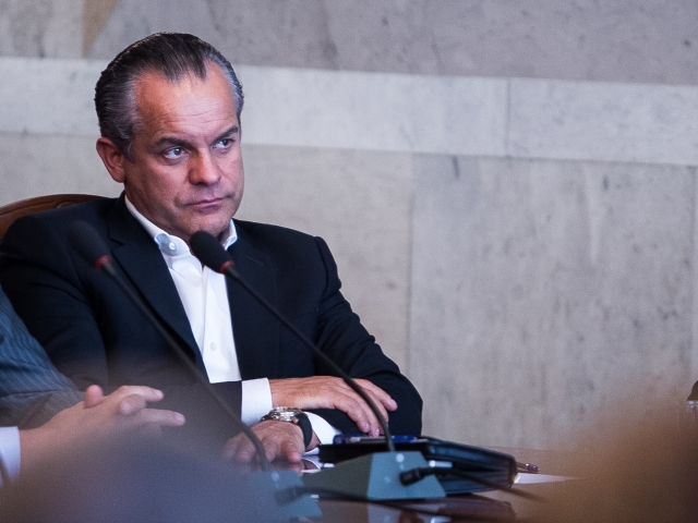 "Nu e nimic nou cand un las isi ascunde neputinta dupa acuzatii la adresa mea".