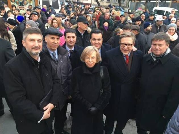 Еврейская община Молдовы организовала накануне праздничную церемонию зажжения первой свечи в праздник Хануки.