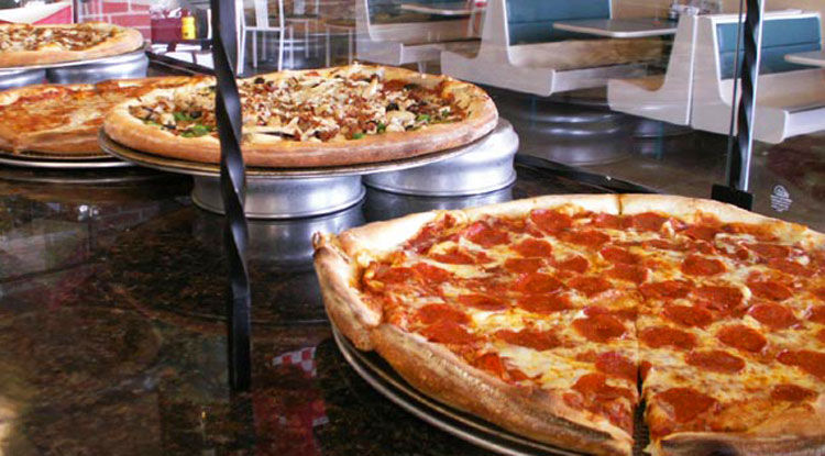 Un tânăr de 21 de ani, din raionul Cimișlia, a fost reținut după ce ar fi spart o pizzerie din Comrat.