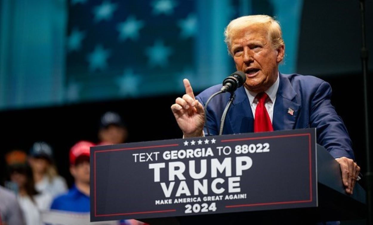 Fostul model Stacey Williams l-a acuzat pe Trump de hărțuire sexuală.