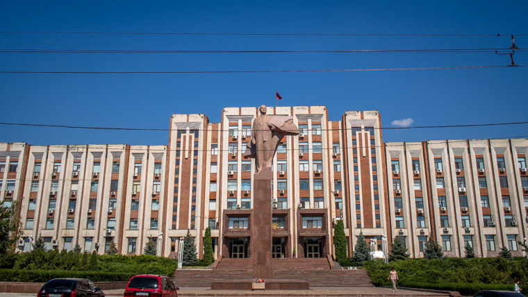 Opinie: Chișinăul nu trebuie să negocieze cu Tiraspolul la egal
