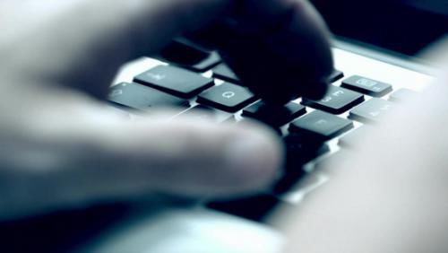 Doi ani de închisoare şi 80 de milioane de euro daune pentru administratorul unui site de streaming.