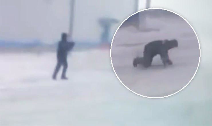 На Ямале ветер может буквально сдувать идущего человека. 