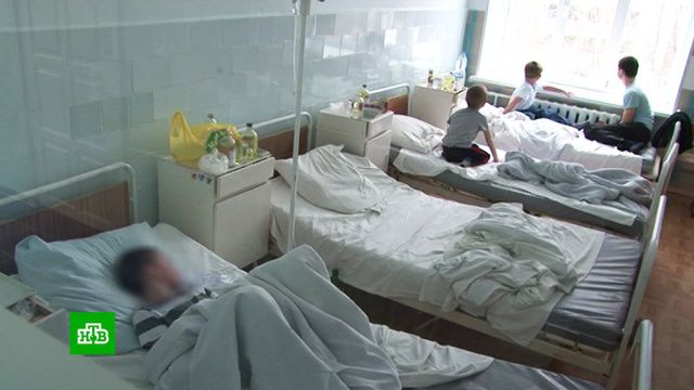 Никаких специальных средств для лечения кори нет, но вакцинация поможет избежать заболевания. 