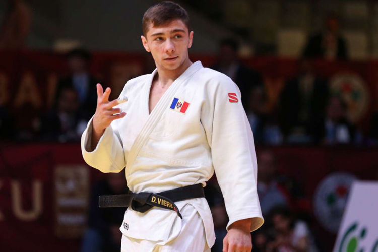 Денис Виеру выиграл золото на турнире Большого шлема в Абу-Даби.