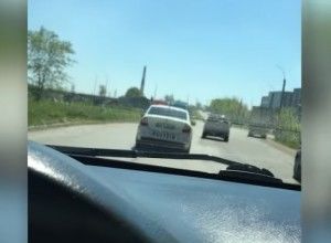 Полиция ехала на скорости 100 - 120 километров в час.