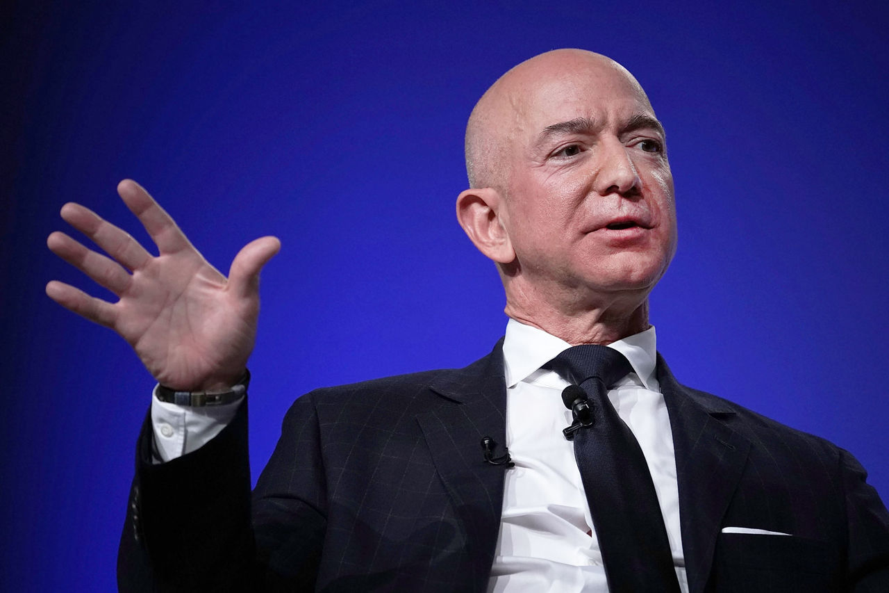 Безос планирует продать свои акции Amazon еще на $1 миллиард.