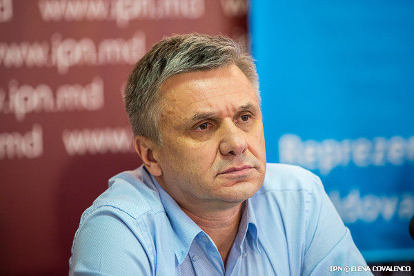 Уже около шести лет мы движемся по третьему пути, то есть стоим на месте, считает Боцан.