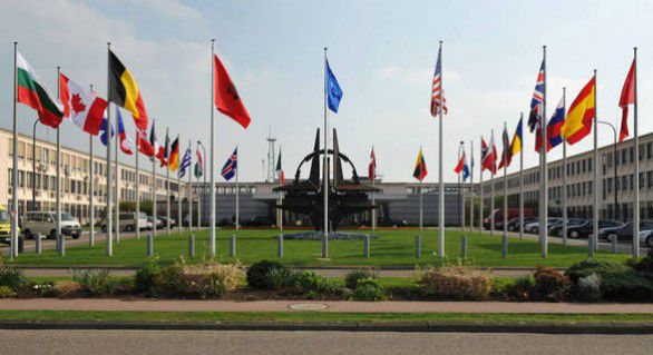 Armatele Europei îşi fac propriul comandament militar după modelul NATO.