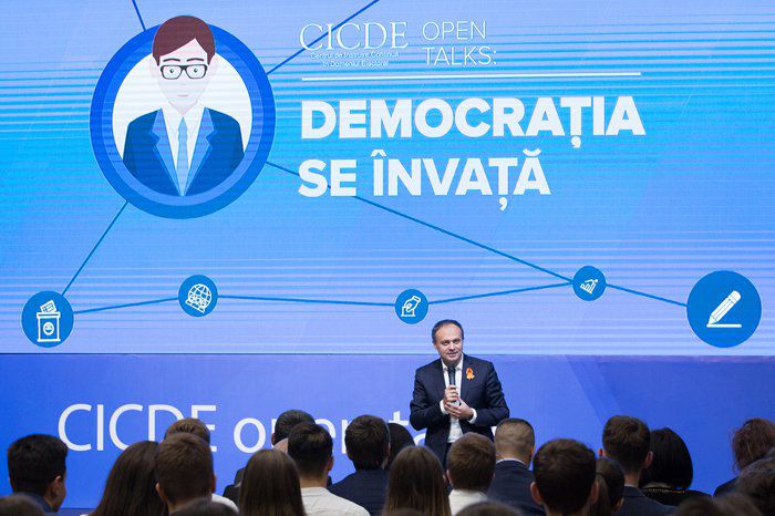 Конференция организована Центром непрерывного образования в области выборов (CICDE).