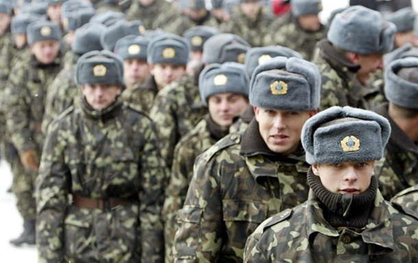Сейчас законодательных оснований на сегодняшний день запрещать военнообязанным выезд за границу нет.  Фото: korrespondent.net