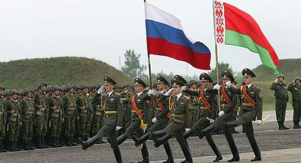 Belarusul minimalizează temerile Occidentului privind o agresiune. 