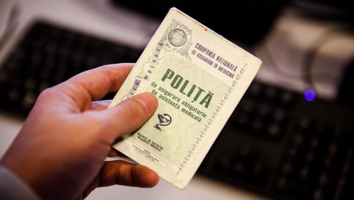 Moldovenii pot achita de astăzi banii pentru poliţele de asigurare medicală. 