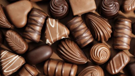 Substanțele nutritive care se găsesc în ciocolată, mai ales flavonoidele din cacao, au un efect pozitiv asupra creierului. Foto: ringlead.com