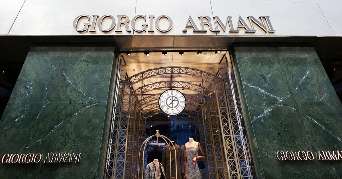 Armani caută potențiali cumpărători pentru acțiunile sale.