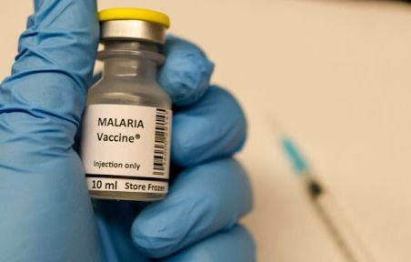 Одобрена первая в мире вакцина от малярии.