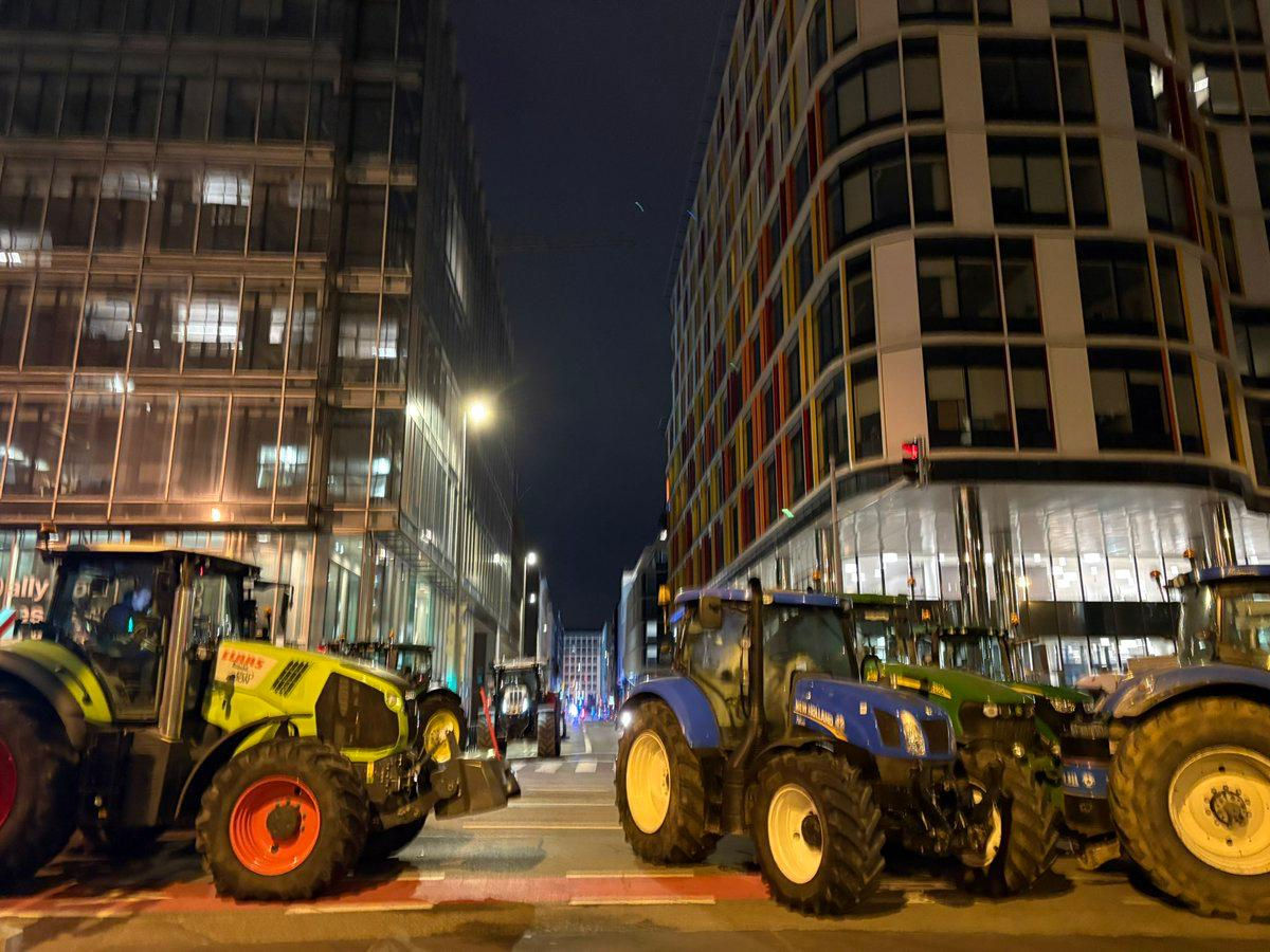 Fermierii au blocat Bruxelles-ul din cauza unui acord comercial cu America de Sud.