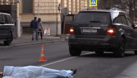 Сотрудники правопорядка заявили, что повреждения на теле погибшей указывают на то, что ее сбили на высокой скорости. Фото: lifenews.ru