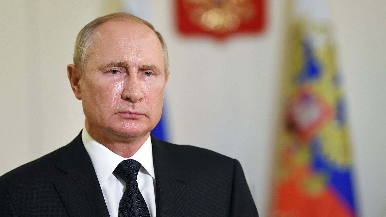 Путин призвал не стесняться проявленного в годы ВОВ героизма.
