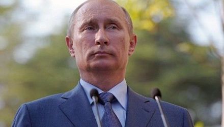 La alegerile prezidenţiale din martie 2000, Putin devine preşedinte. Acelaşi succes îl are şi la alegerile din 2004