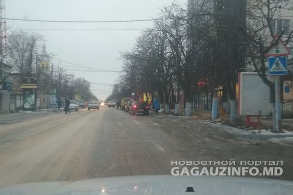 Общественный транспорт частично не вышел на маршруты, заявили в примэрии.
