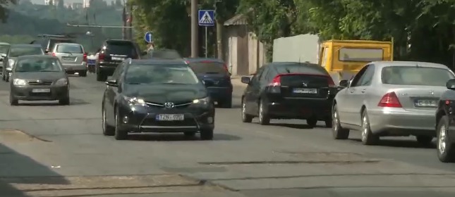 Ремонт столичных улиц остановили из-за отсутствия качественного асфальта.