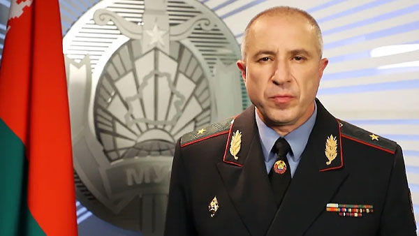 Глава МВД Белоруссии извинился за травмы случайных людей на протестах.