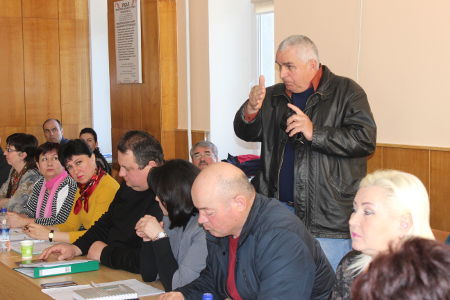 Конфликт владельцев магазинов и таксистов в Чадыр-Лунге продолжается.