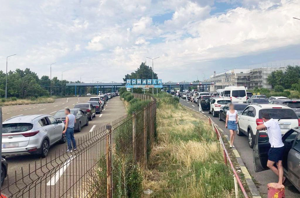 На КПП Леушены-Албица наблюдается повышенный трафик.