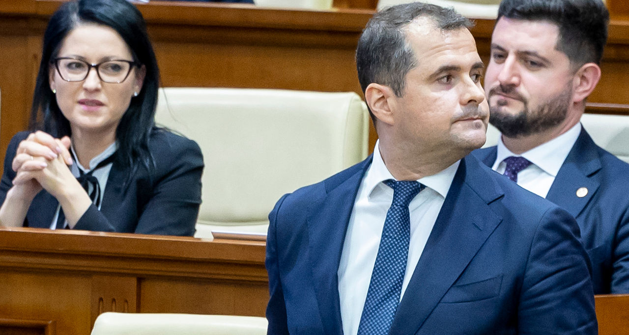 Кабинет министров Василия Тофана получил вотум доверия парламента.