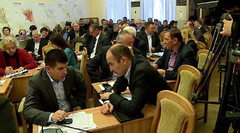 За участие в каждом заседании члены совета предыдущего созыва получали две по тысячи леев.