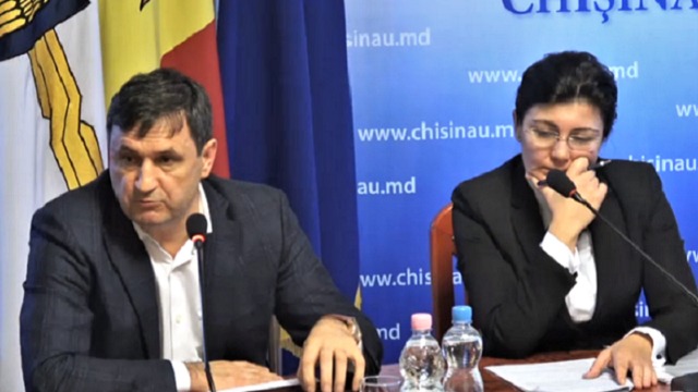 По словам начальника Управления здравоохранения примэрии Кишинева, Сильвия Раду не имеет права подписывать финансовые документы. Фото: unimedia.info.