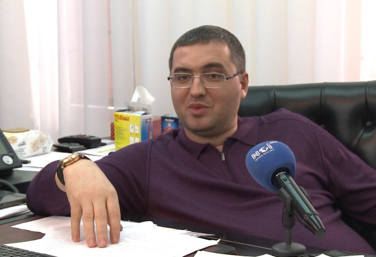 În cazul în care persoanele care îl filează vor fi concediate, Usatîi promite chiar să le angajeze la el.