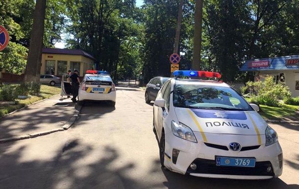 На территории Львовского бронетанкового завода обыски.