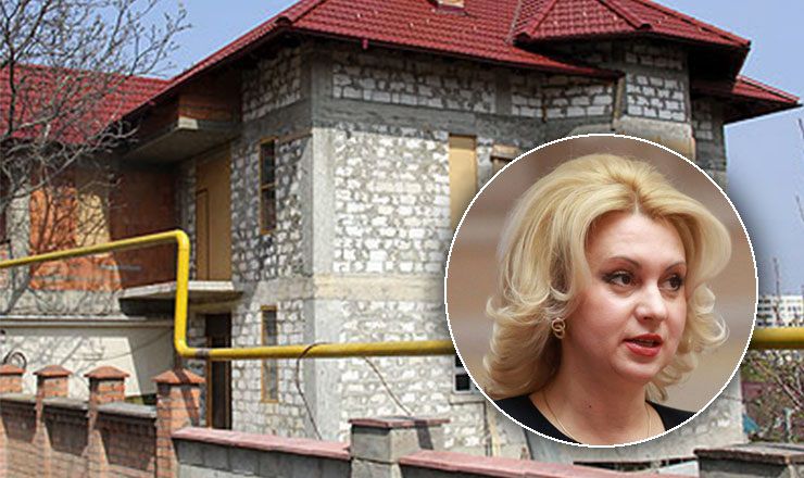 Fami­lia depu­ta­tei Vio­leta Iva­nov şi-a ridi­cat o casă cu două nive­luri în Chi­şi­nău.