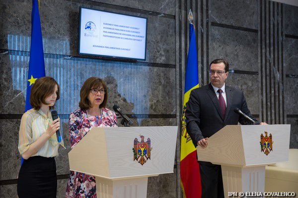 Мариан Лупу пояснил, что на заседании Постоянного бюро ЕВРОНЕСТ обсуждались вопросы, связанные с участием в саммите Восточного партнёрства в Брюсселе.